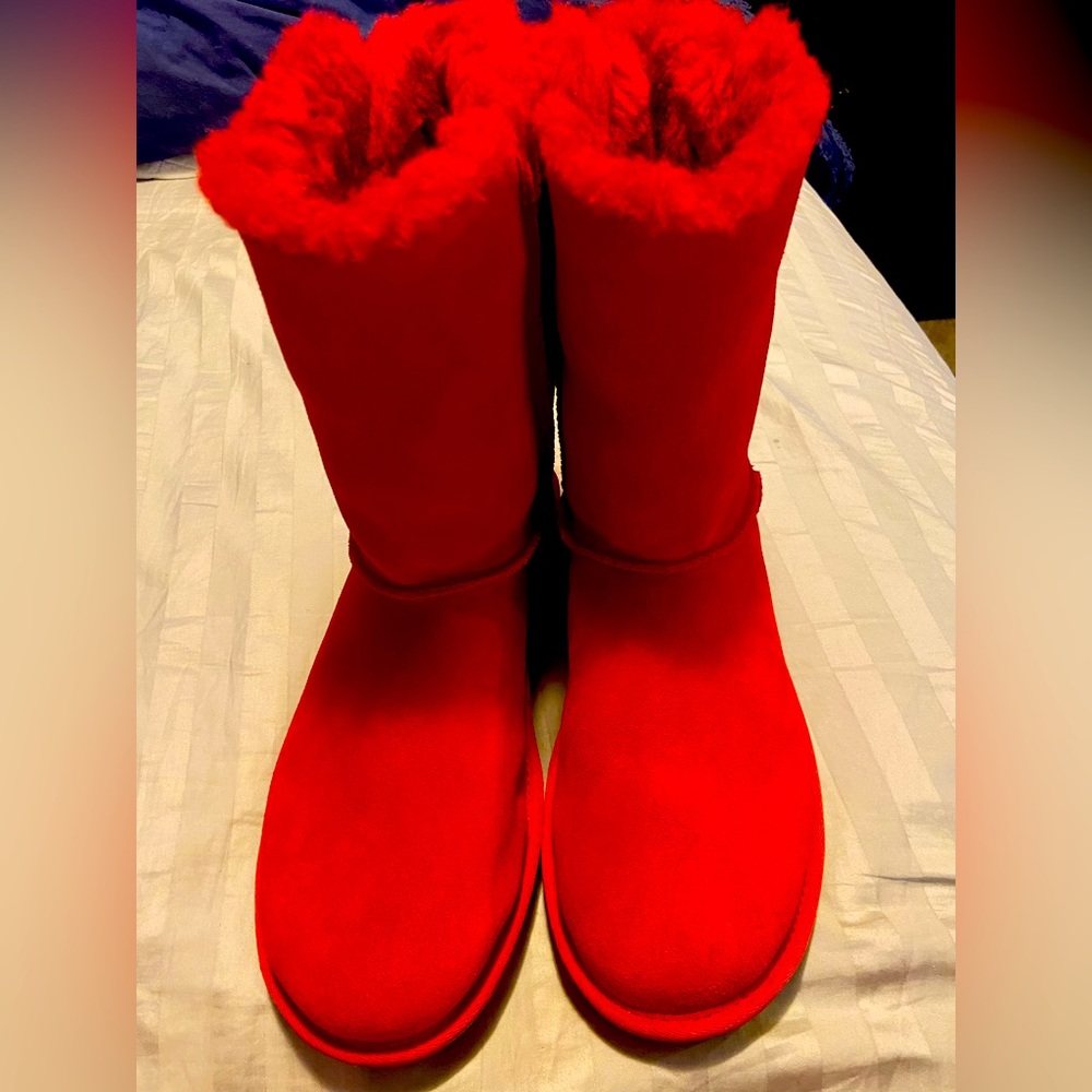 Beautiful Red UGG Bailey Bow II.